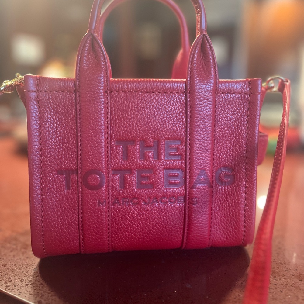 Marc Jacobs mini tote bag in the color of the season